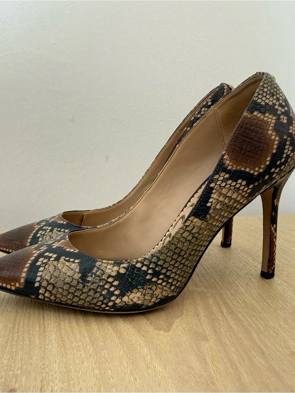 Sam Edelman Snakeskin Pointed Toe Stiletto Pumps Size 9